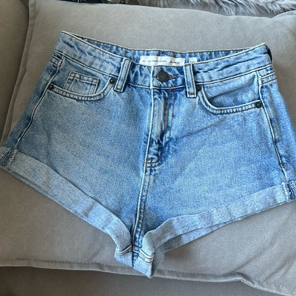 Subdued Jean shorts